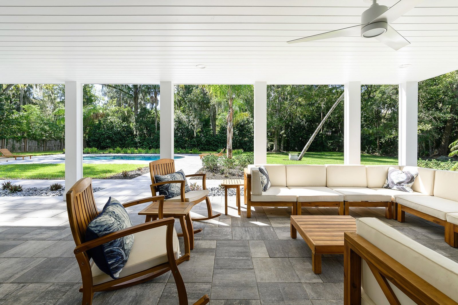 Hardscape design ideas, tips, and guides from Earthscapes Jacksonville